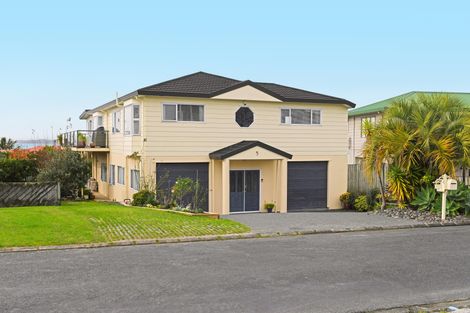 Photo of property in 5 Ngatira Place, Snells Beach, 0920