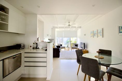 Photo of property in 3/73 Princes Street, Northcote Point, Auckland, 0627