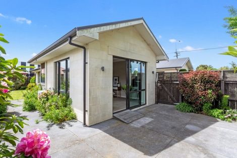 Photo of property in 2b Bevin Place, Bryndwr, Christchurch, 8053