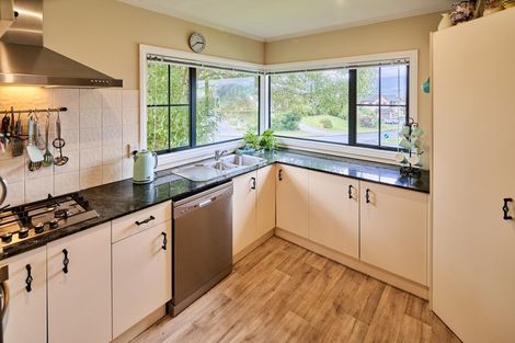 Photo of property in 2 Birkinshaw Grove, Riverstone Terraces, Upper Hutt, 5018