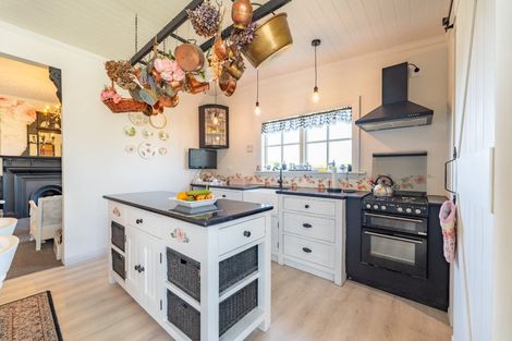 Photo of property in 17 Beach Street, Waikouaiti, 9510