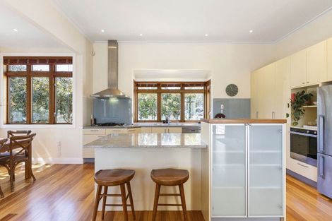 Photo of property in 32 Clarence Road, Northcote Point, Auckland, 0627