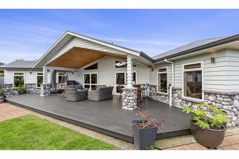 Photo of property in 2 Merlot Place, Rototuna, Hamilton, 3210