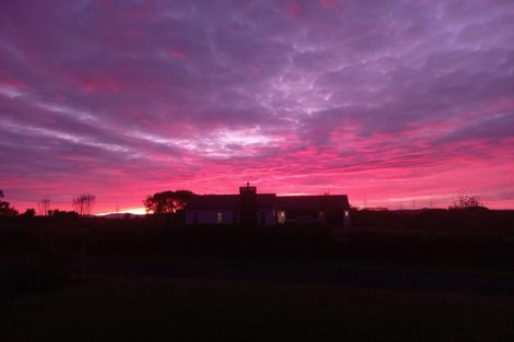 Photo of property in 21 Loveston Lane, Kelvin Grove, Palmerston North, 4470