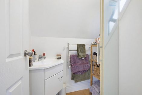 Photo of property in 2/168 Tinakori Road, Thorndon, Wellington, 6011