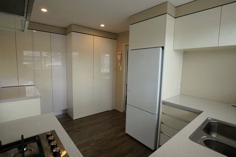 Photo of property in 3/6 Karamu Street, Strandon, New Plymouth, 4312