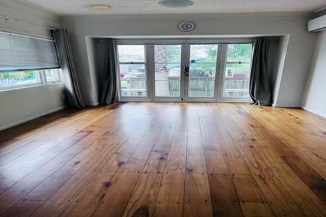 Photo of property in 1a Truscott Place, West Harbour, Auckland, 0618