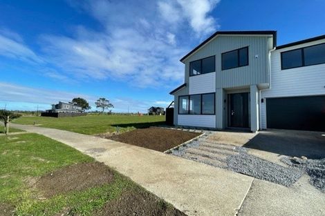 Photo of property in 4 Pineview Drive, Rosehill, Papakura, 2113
