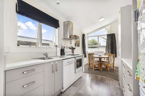 Photo of property in 4 Elmwood Crescent, Pukete, Hamilton, 3200