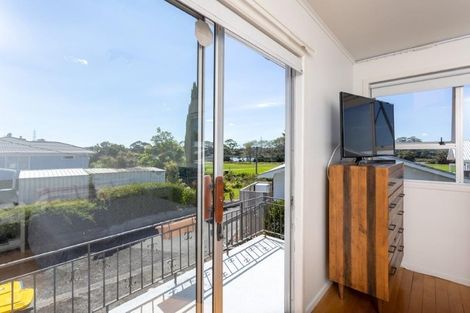 Photo of property in 126 Archibald Road, Kelston, Auckland, 0602