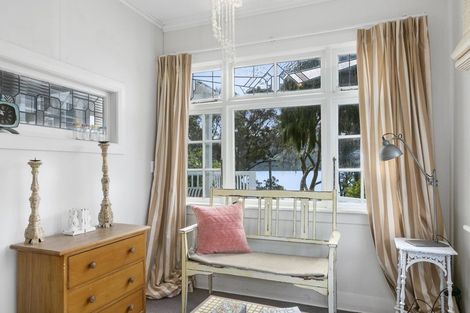 Photo of property in 27 Marine Parade, Macandrew Bay, Dunedin, 9014