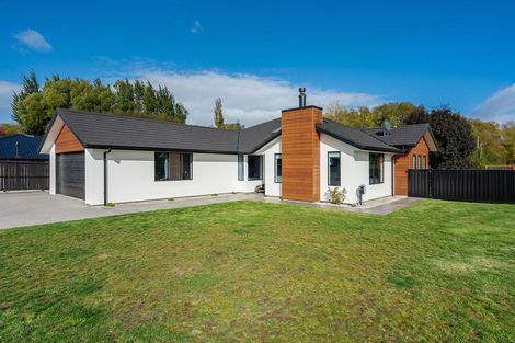 Photo of property in 8 Buckeye Grove, Outram, 9019