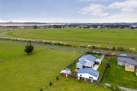 Photo of property in 121 Hokio Beach Road, Levin, 5510