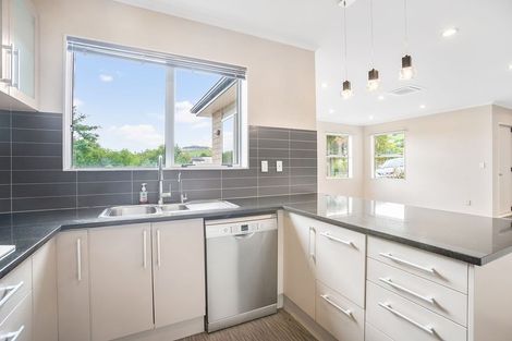 Photo of property in 13 Cape Vista Crescent, Pukekohe, 2120