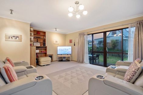 Photo of property in 33 Waikite Road, Welcome Bay, Tauranga, 3112