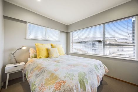 Photo of property in 5 Tanoa Place, Glendene, Auckland, 0602