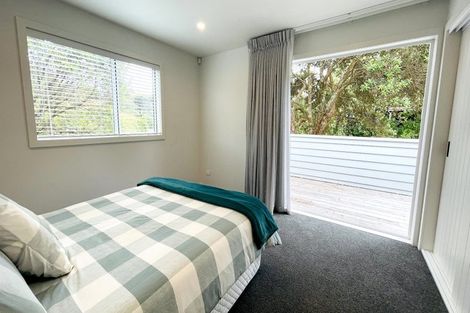 Photo of property in 1 Domain Crescent, Muriwai, Waimauku, 0881