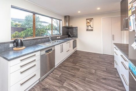 Photo of property in 22 Akepiro Place, Tawhero, Whanganui, 4501