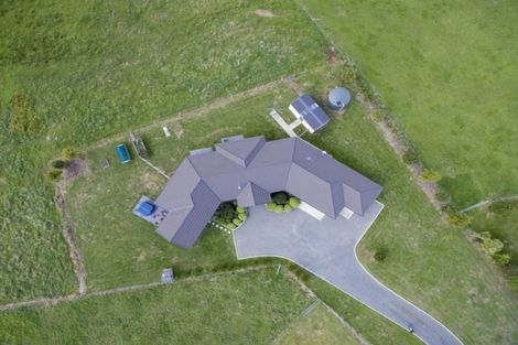 Photo of property in 9 Tullahoma Way, Ohau, Levin, 5570