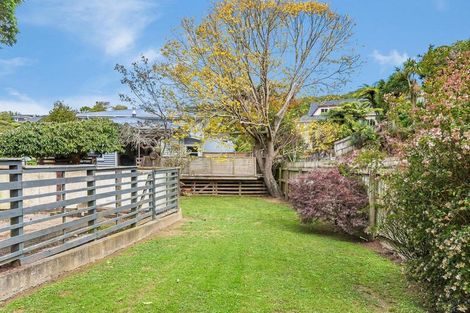 Photo of property in 1 Julia Place, Tawa, Wellington, 5028