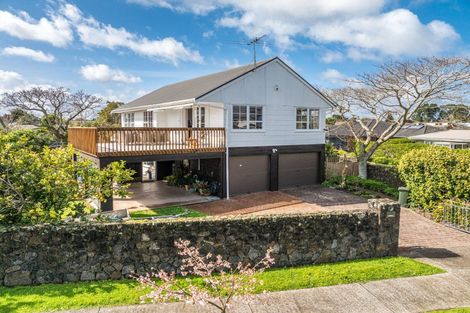 Photo of property in 15 Seaforth Avenue, Mangere Bridge, Auckland, 2022