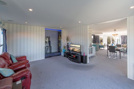 Photo of property in 3 Te Wairewa Street, Pegasus, 7612