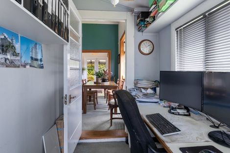 Photo of property in 14 Broadway, Picton, 7220