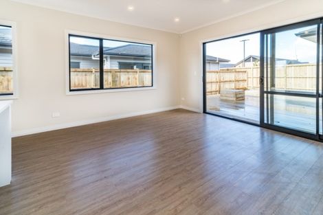 Photo of property in 16 Rauaruhe Road, Karaka, Papakura, 2113