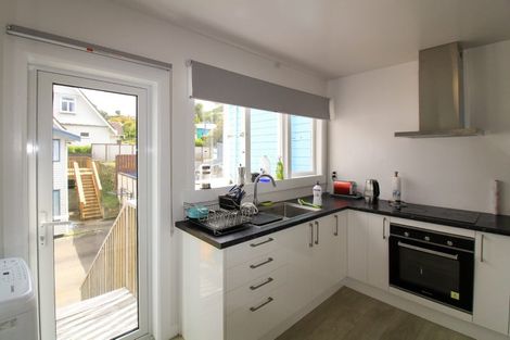 Photo of property in 18 Tamar Street, Island Bay, Wellington, 6023