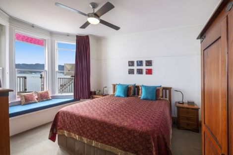 Photo of property in 76 Evans Bay Parade, Roseneath, Wellington, 6021