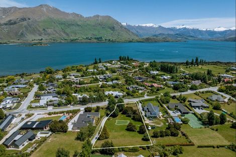 Photo of property in 255 Beacon Point Road, Wanaka, 9305