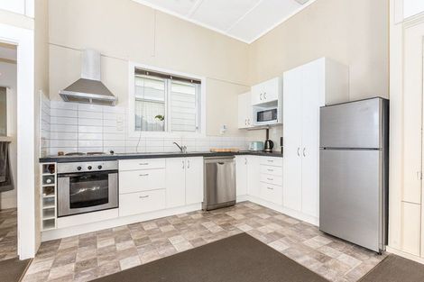 Photo of property in 15 Porritt Avenue, Mount Victoria, Wellington, 6011