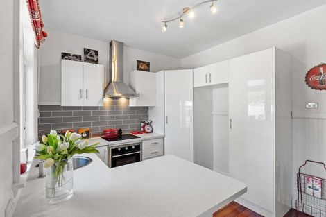 Photo of property in 130 Somerfield Street, Somerfield, Christchurch, 8024