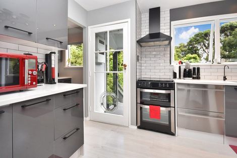 Photo of property in 19 Laser Place, Bayview, Auckland, 0629