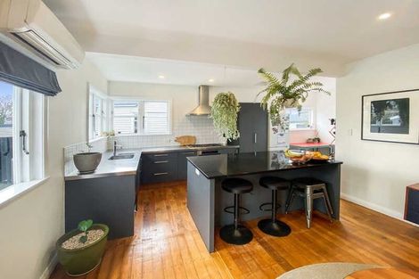 Photo of property in 16 Aldersley Street, Richmond, Christchurch, 8013