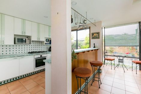 Photo of property in 4a Neeve Place, Taradale, Napier, 4112