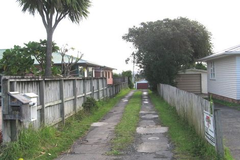 Photo of property in 106 Lincoln Road, Henderson, Auckland, 0610