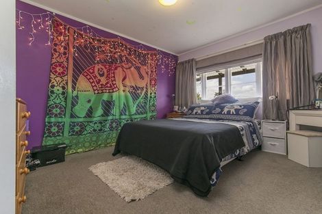 Photo of property in 18 School Road, Riverhead, 0820