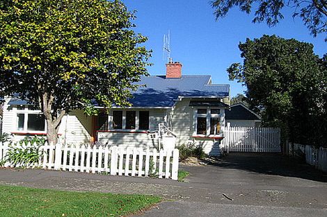Photo of property in 64 Rangitane Street, Palmerston North, 4414