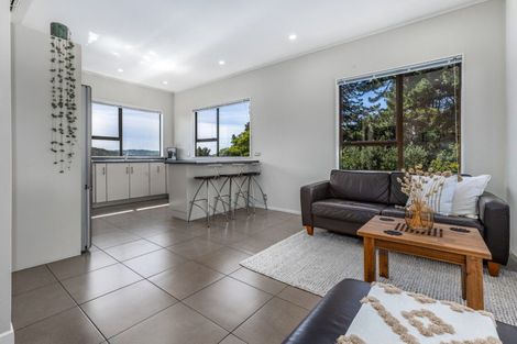 Photo of property in 9 Kinnel Grove, Papakowhai, Porirua, 5024