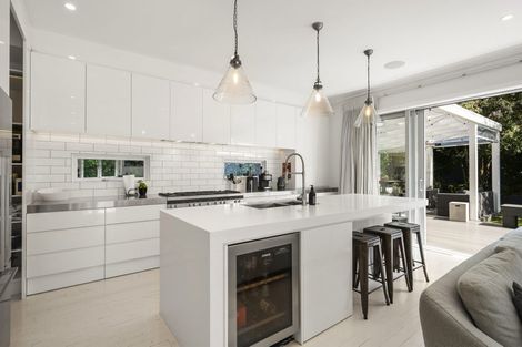 Photo of property in 2 Katherine Avenue, Thorndon, Wellington, 6011