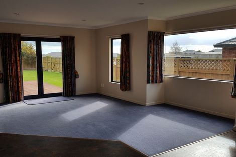 Photo of property in 27 Parnell Heights Drive, Kelvin Grove, Palmerston North, 4414