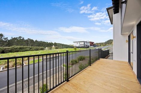 Photo of property in 17 Bremner Ridge Street, Flat Bush, Auckland, 2019