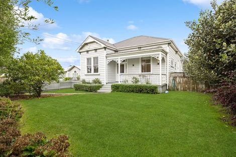 Photo of property in 2/93 Harris Street, Pukekohe, 2120