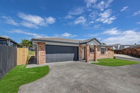 Photo of property in 60 Robert Ross Place, Clendon Park, Auckland, 2103