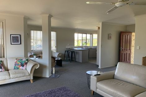 Photo of property in 16 Beachmere Place, Papamoa Beach, Papamoa, 3118