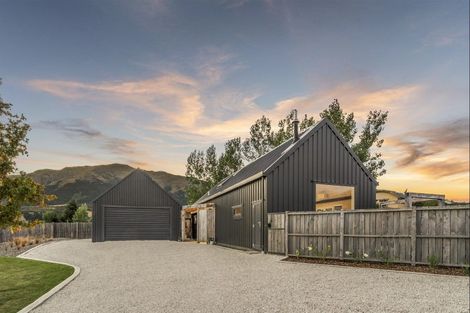 Photo of property in 19 Grandview Road, Lake Hawea, 9382