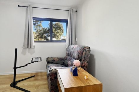 Photo of property in 37 Lancaster Road, Beach Haven, Auckland, 0626