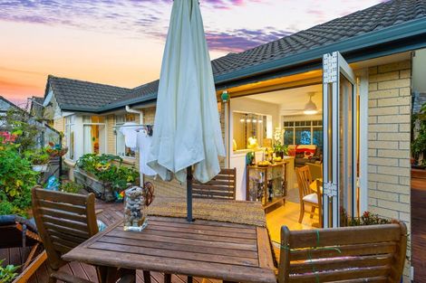 Photo of property in 23 Regents Park Place, Westgate, Auckland, 0614