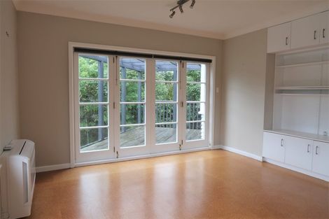 Photo of property in 10 Lucknow Terrace, Khandallah, Wellington, 6035